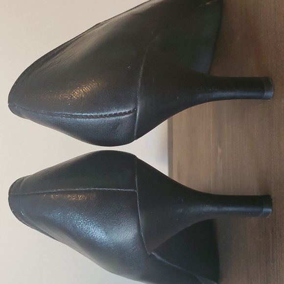 Franco Sarto Classic Black Leather  Pump - Picture 3 of 7